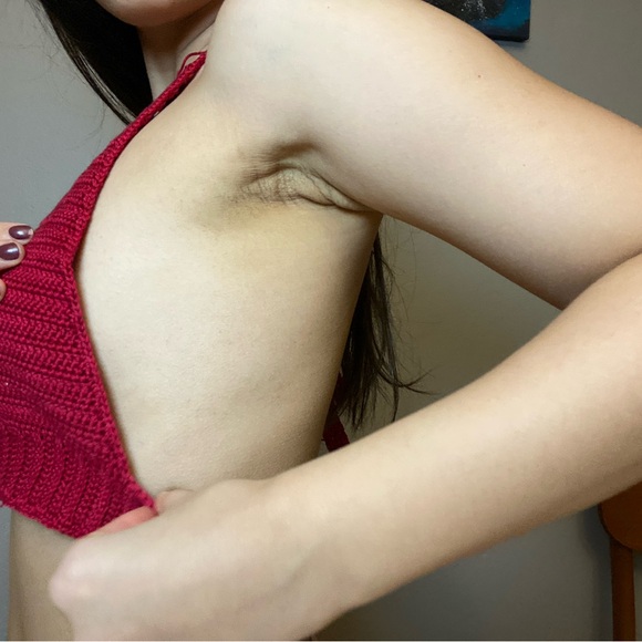 Red crop top/bralette - Picture 3 of 5